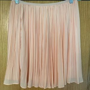 BB Dakota pleated skirt size 4
